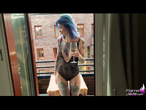 ❤️ Ragazza tremenda chì succhia cù una bocca è cazzo appassionatamente sottu à u celu apertu ❤️❌ Porno à porn co.sexygirlspics.ru ﹏